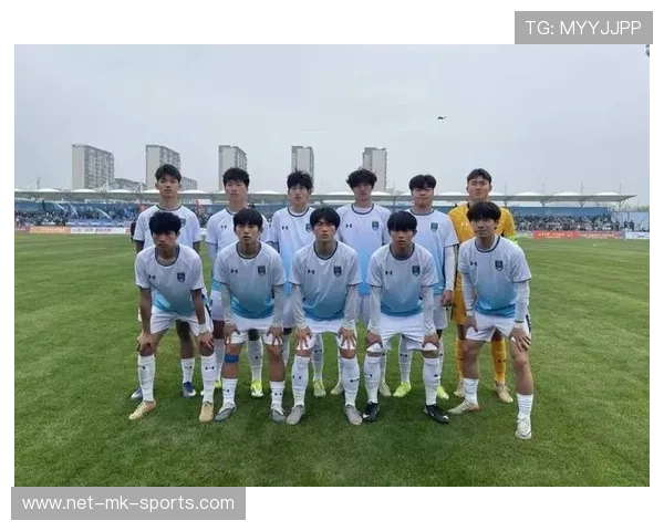 足球联赛在青训扶持中设立地区示范营与教练轮换提升基层能力,足球青训机构